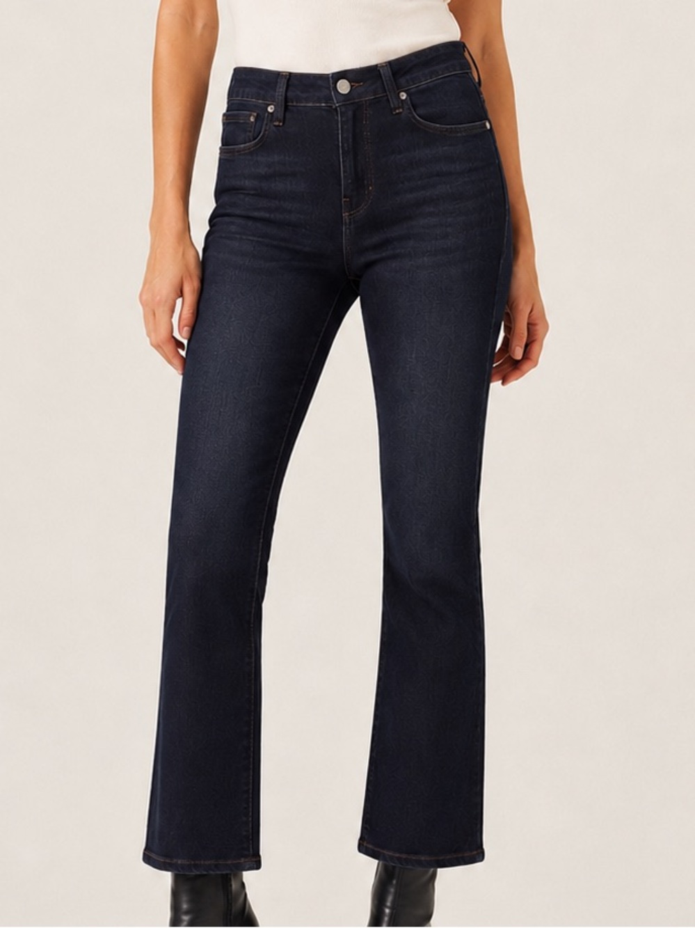 FRAME Le Crop Mini Boot Jeans in Onyx Indigo (Size 29)